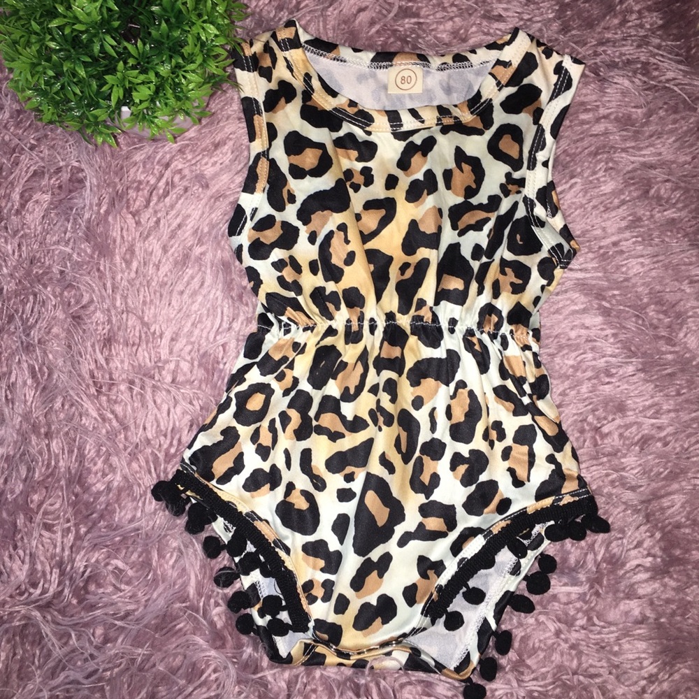 NWOT Adorable Cheetah romper size 12 Months